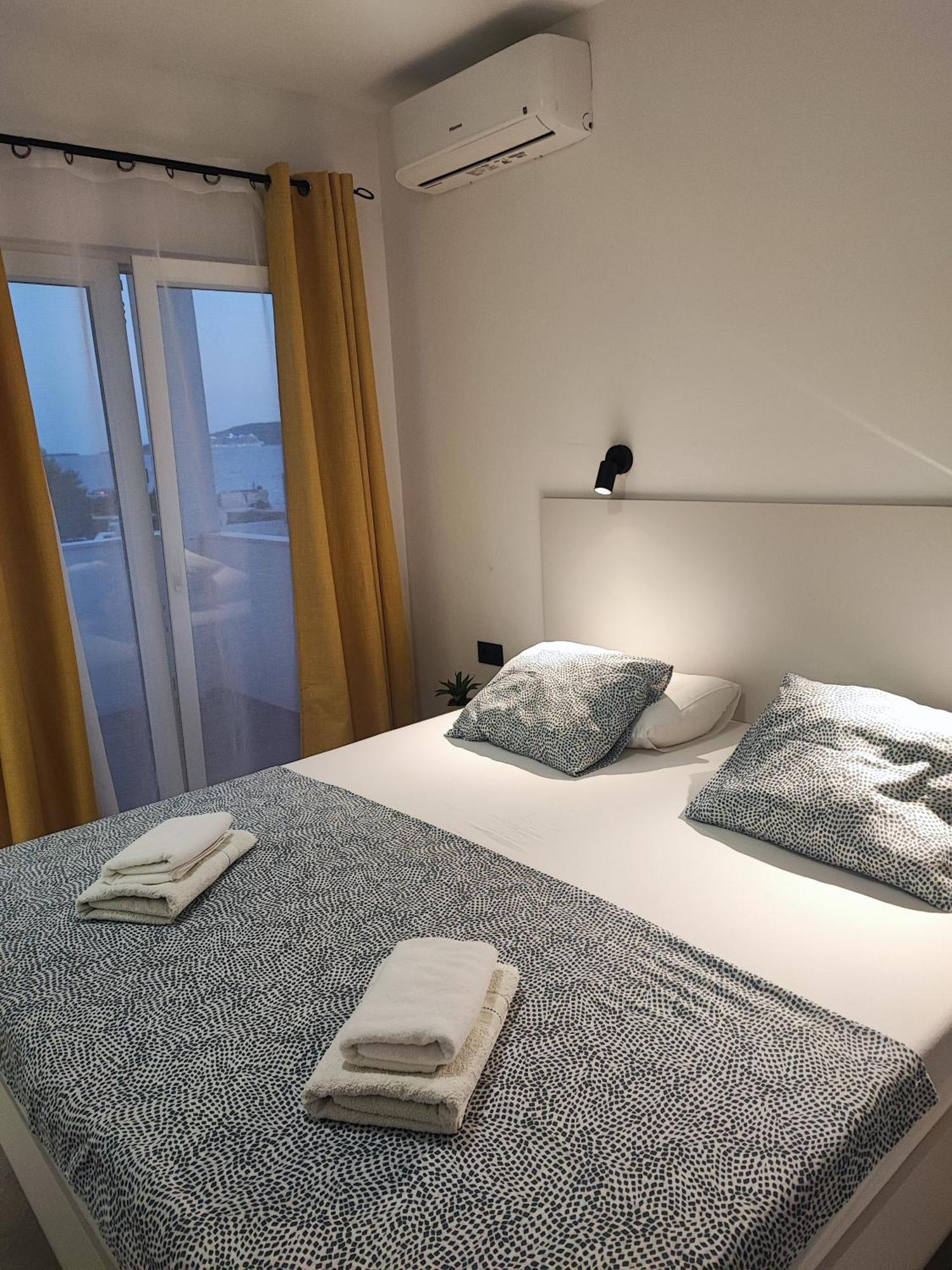 Astramaris Apartments Donji Okrug  Esterno foto